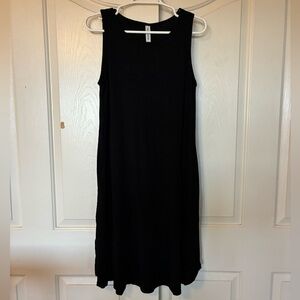 Zenana Outfitters Women's Black Sleeveless Dress Knee Crew Neck Size Medium 8-10